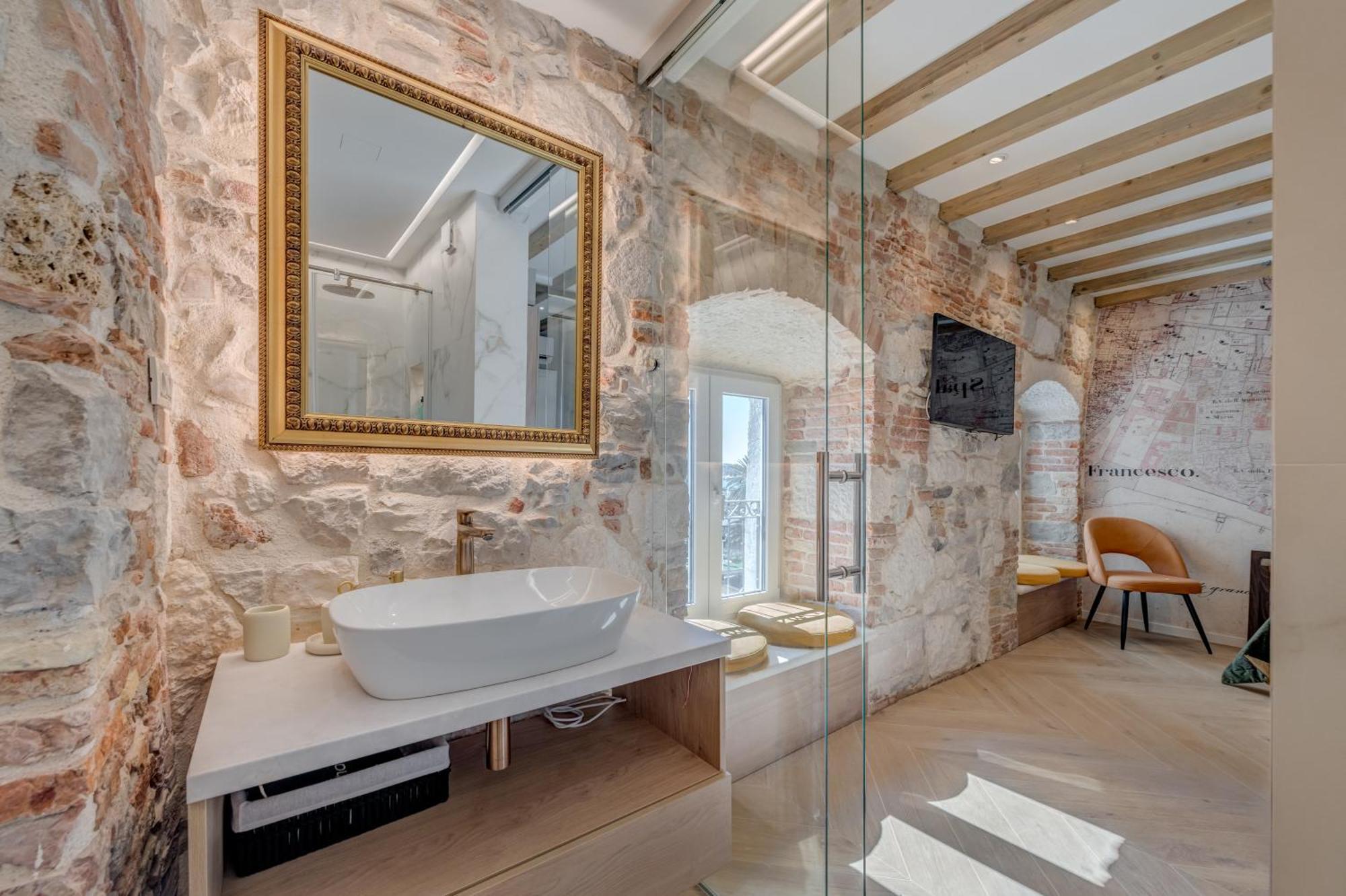 Grand Palace Luxury Retreat - Tale Of The Sea Split Exterior foto